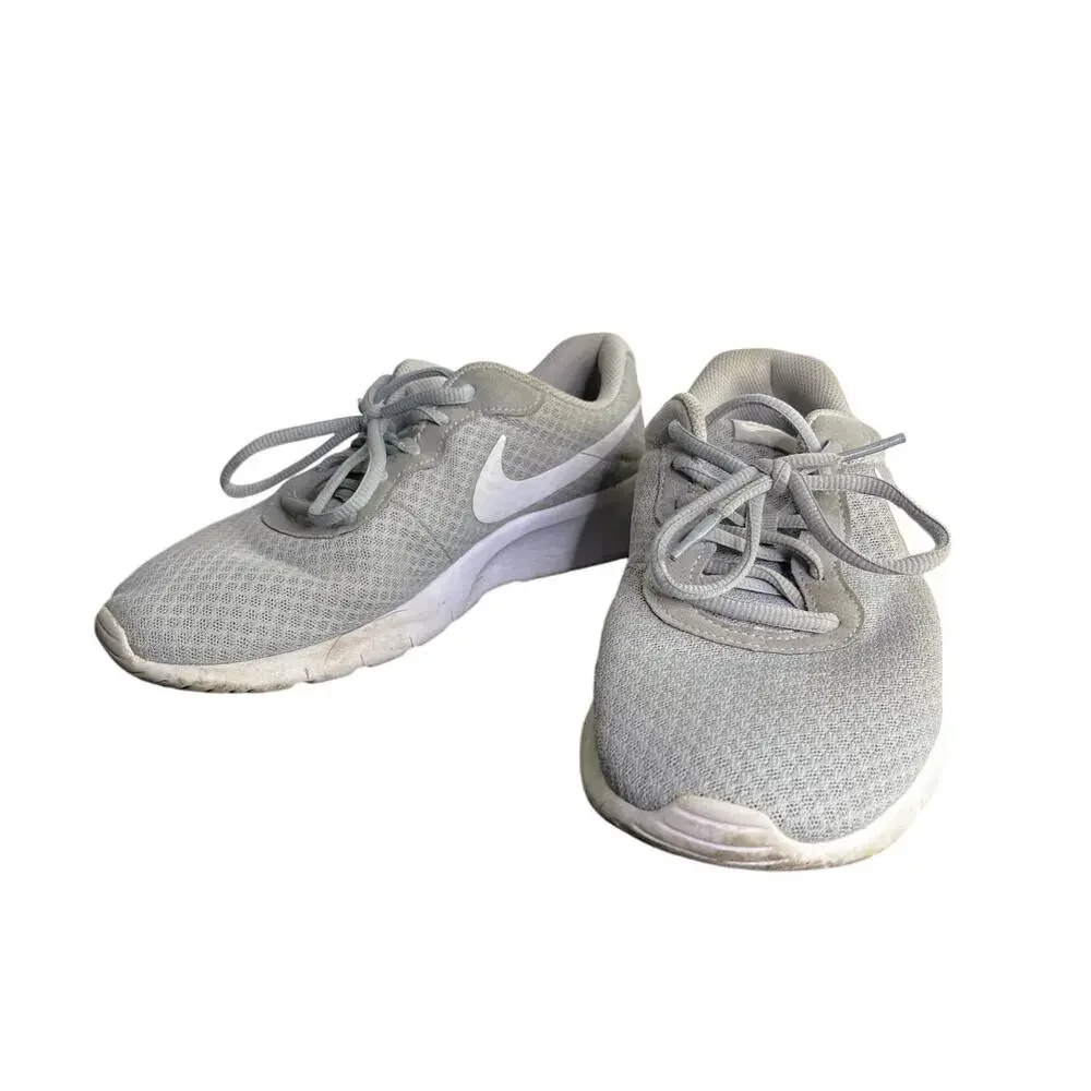 Nike Tanjun Sneakers Kids 6.5Y Wolf Gray white Running Shoes‎